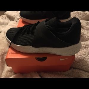 Nike Zoom Live basketball shoes sz 7.5